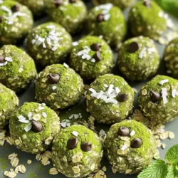 Matcha green tea powder offers many health benefits. It is rich in antioxidants, which help protect your body. These antioxidants fight free radicals and reduce cell damage. Matcha also boosts your metabolism. This can help you burn more calories.